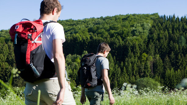 Die Wandertour eröffnet Blicke über das südliche Sauerland, über Ebbe-, Lenne- und Rothaargebirge, ins Bergische Land und zu den Saalhauser Bergen. Schöne Aussichten über das Sauerland