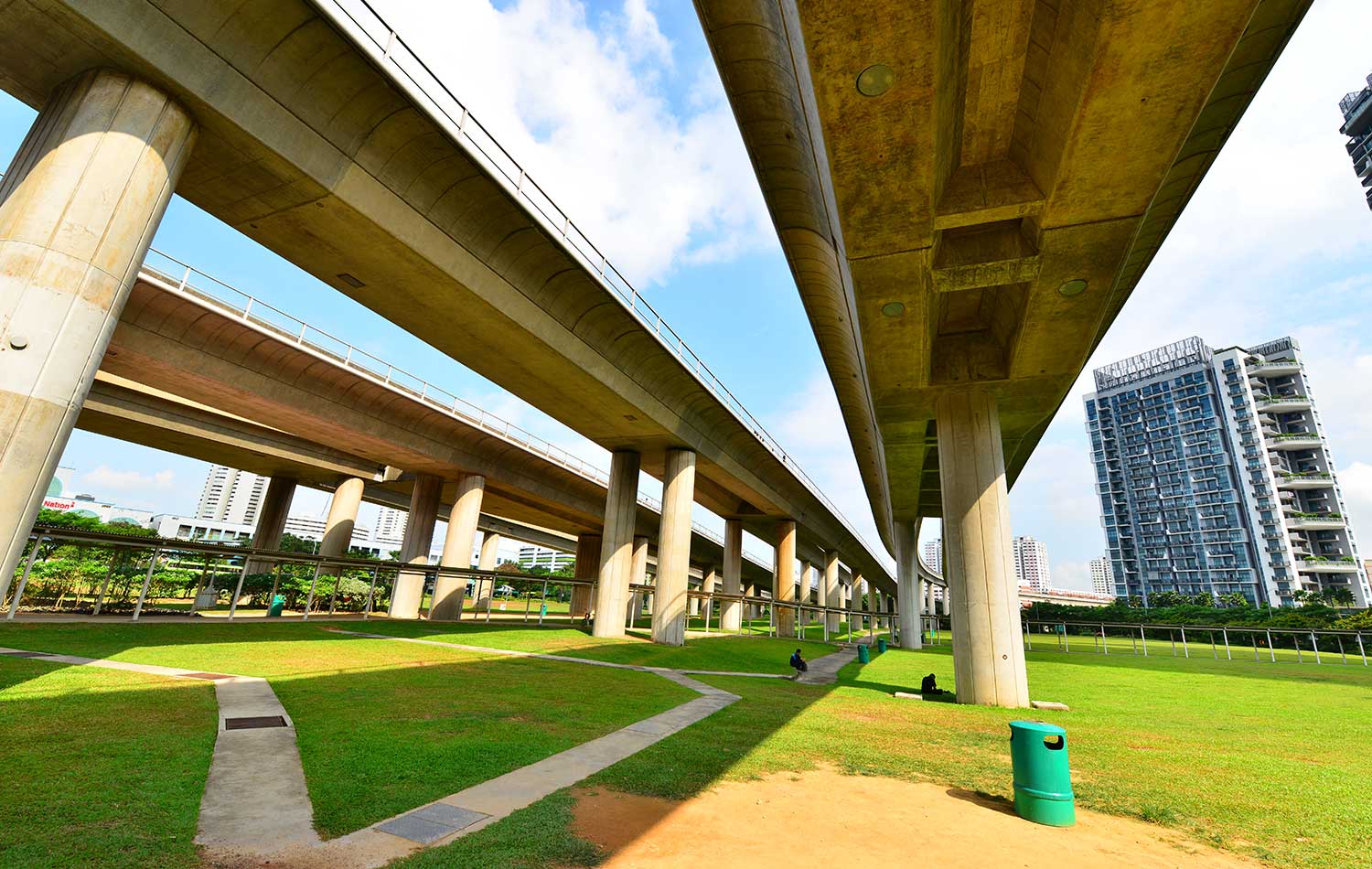 Schienenbrücken für den ÖPNV in Singapur.
