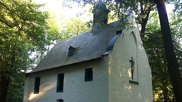 Die Irmgardiskapelle auf dem Heiligenberg der Süchtelner Höhen in Viersen. Mispelroute, Viersen