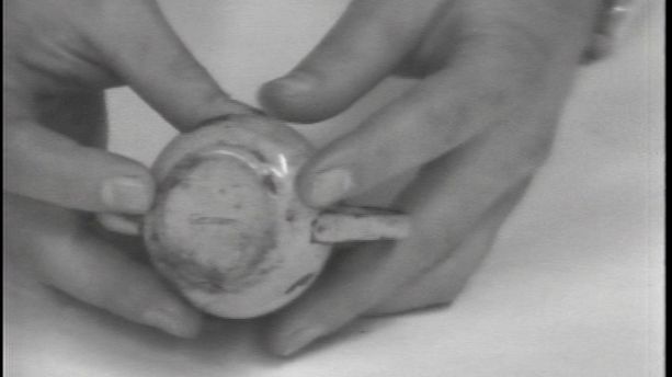 Videoarchiv 05. Even better than the real thing Videoarchiv 05. Even better than the real thing – Das Objekt in der frühen Videokunst