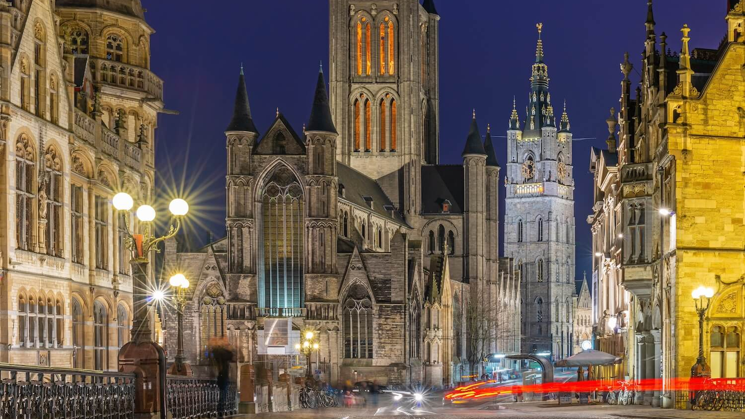 Saint Bavo Kathedrale in Gent bei Nacht
