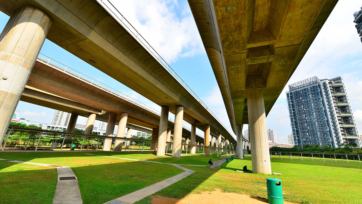 Schienenbrücken für den ÖPNV in Singapur.
