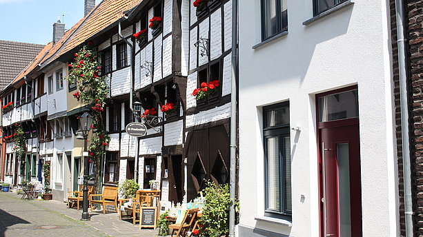 Die alte Schulstraße in Kempen mit ihren historischen Fachwerkhäusern. Die Alte Schulstraße, Kempen