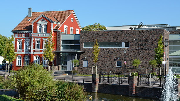 Jüdisches Museum Westfalen in einem Gründerzeit-Altbau und einem Erweiterungsbau mit Ausstellungsflächen, Veranstaltungssaal und Bibliothek. Jüdisches Museum Westfalen, Dorsten