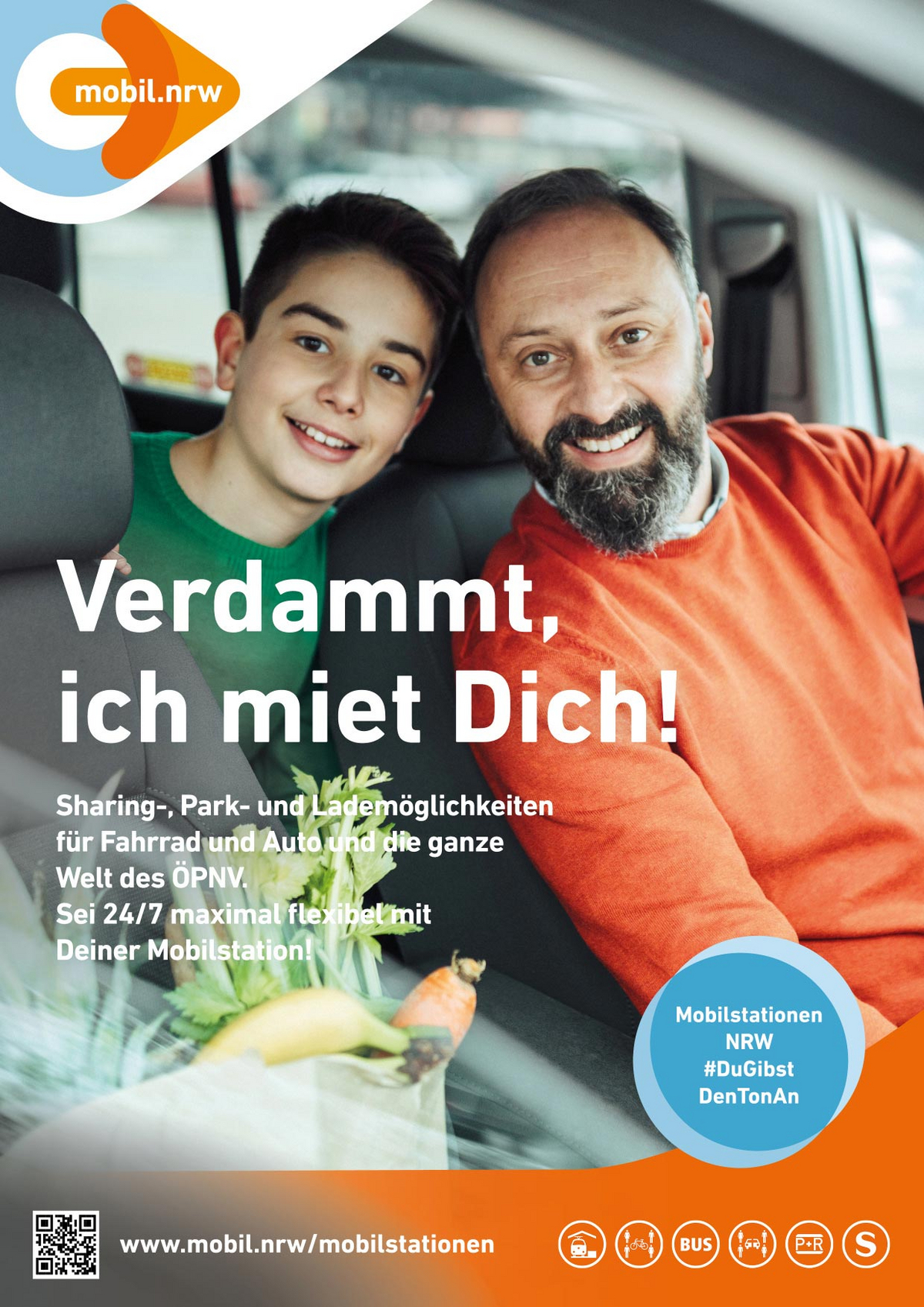 Plakat der Kampagne MOST RegioKöln: Ein Vater und sein Sohn sitzen in einem Auto.