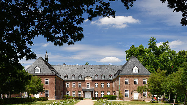 Ansicht des Kloster Langwaden in Grevenbroich. Kloster Langwaden, Grevenbroich